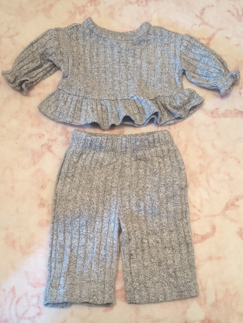 Baby Gap Light Gray Ribbed Ruffle Set